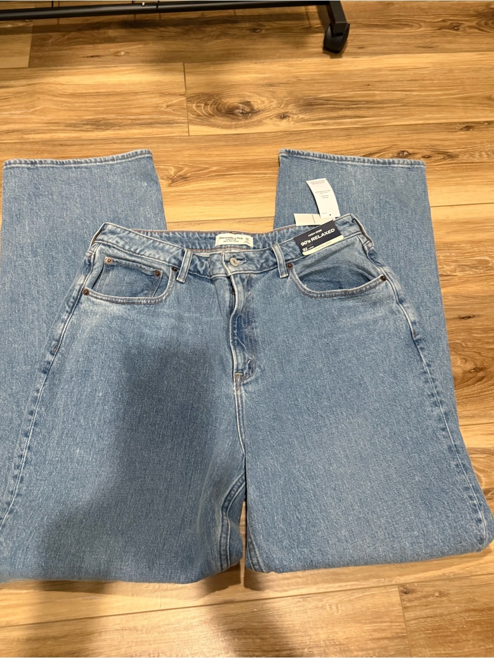NWT Abercrombie & Fitch High-Rise 90’s Relaxed Curve Love Straight Leg Jeans